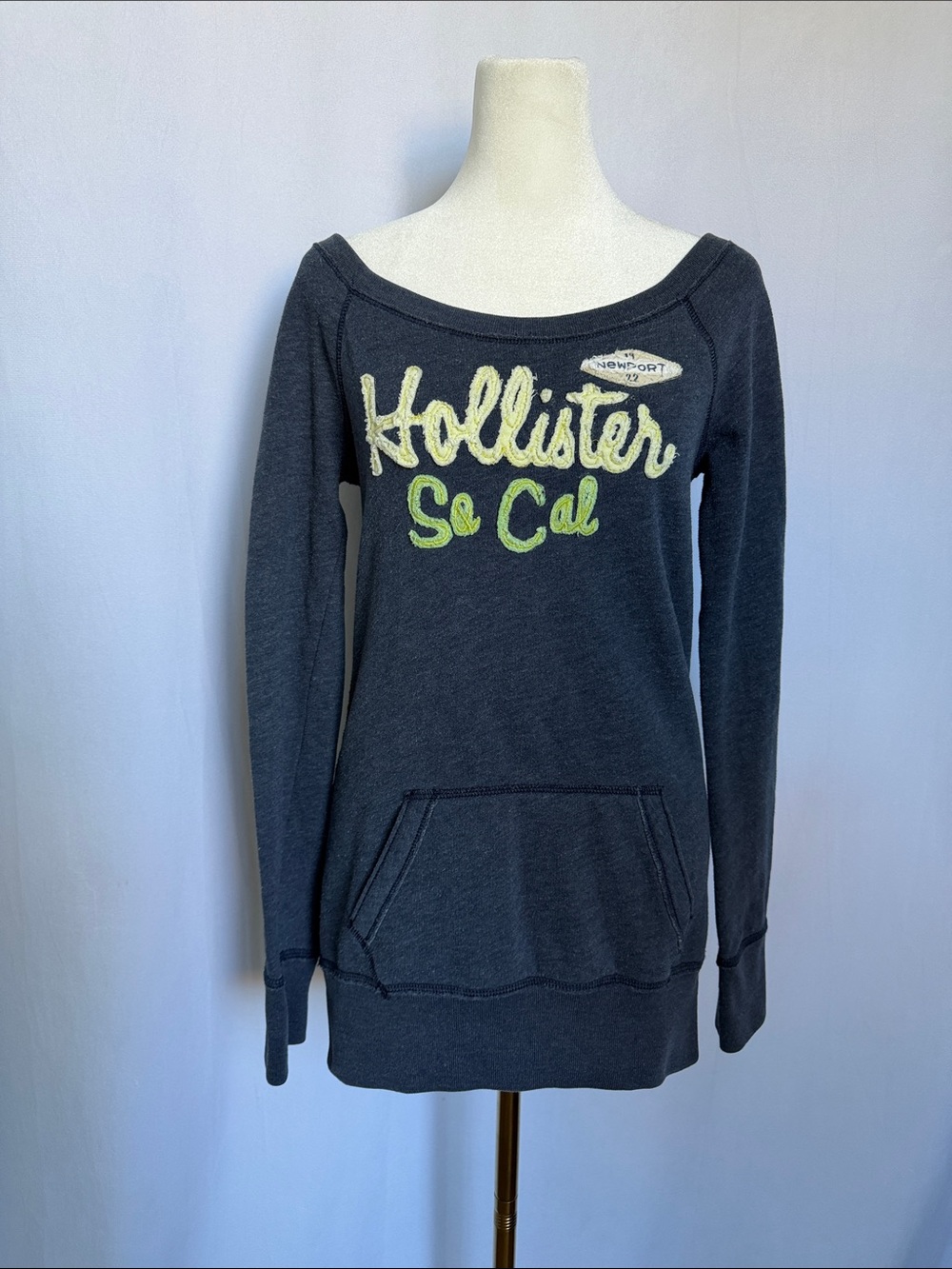 Vintage Y2K Hollister Off-the-Shoulder Blue Sweater Size S Graphic Embroidered